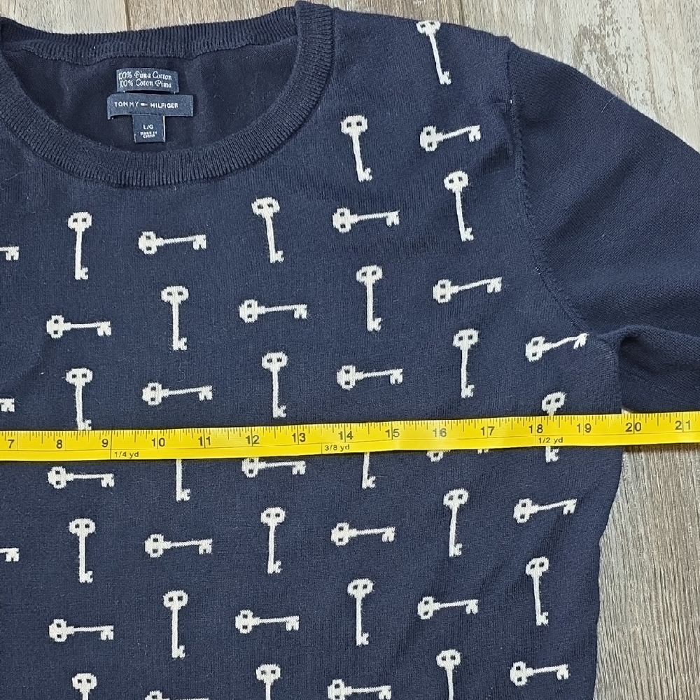 Tommy Hilfigure Skeleton Key 100% Pima Cotton Crewneck Preppy Sweater Sz lg 2014 - Picture 3 of 7